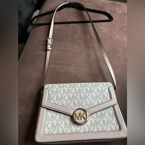 Brand New Michael Kors Crossbody Purse
